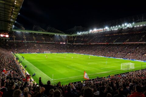 Stadion Liga Inggris pada malam pertandingan